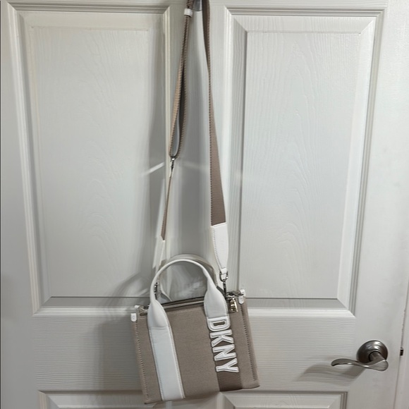 DKNY Women's Tan and White Tote Bag - Picture 7 of 10